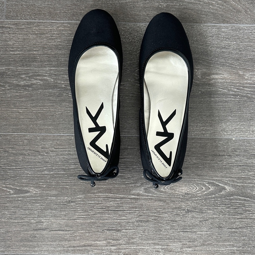 Anne Klein Sport Black Flats with Bow Detail